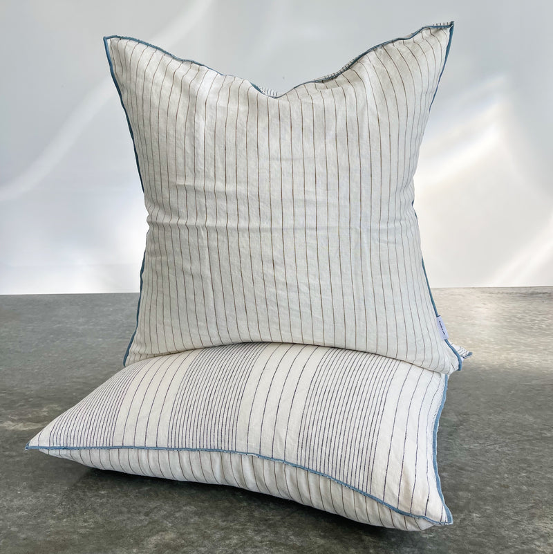 Classico Linen Cushion | dosombre.com 